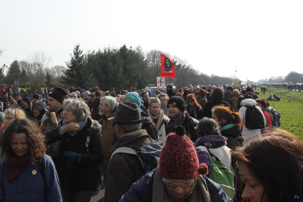 Les opposants à l’aéroport sur la 4 voies Les opposants à l’aéroport sur la 4 voies