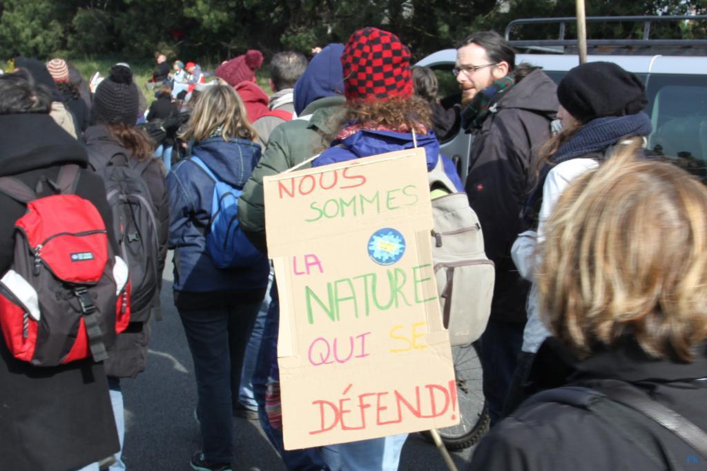 Les opposants à l’aéroport sur la 4 voies Les opposants à l’aéroport sur la 4 voies