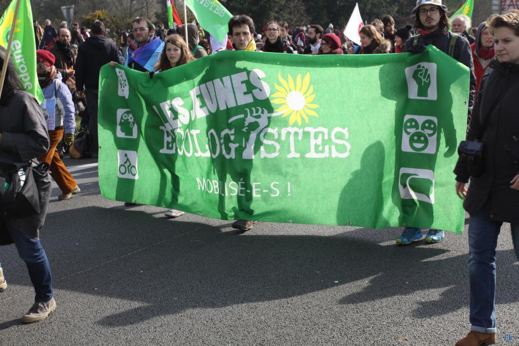 Les opposants à l’aéroport sur la 4 voies Les opposants à l’aéroport sur la 4 voies