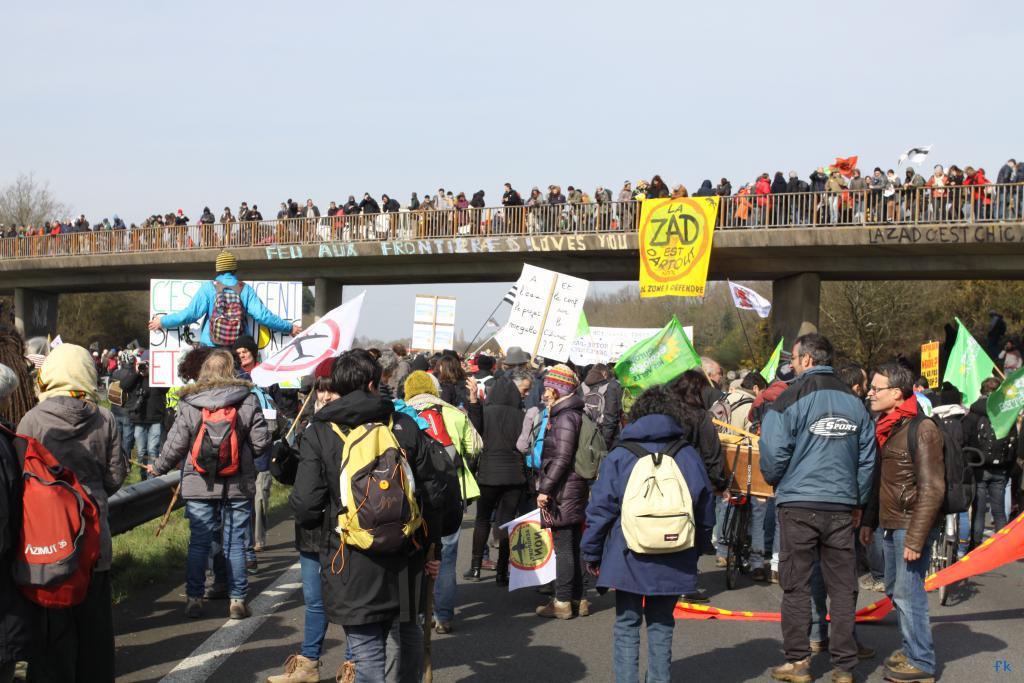 Les opposants à l’aéroport sur la 4 voies Les opposants à l’aéroport sur la 4 voies