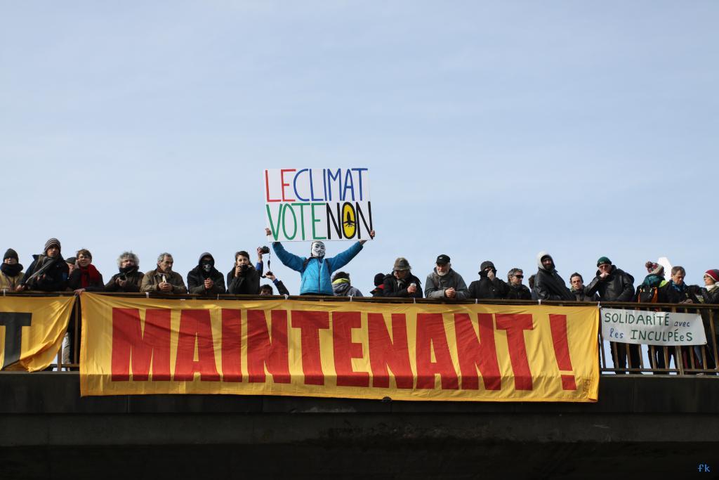 Les opposants à l’aéroport sur la 4 voies Les opposants à l’aéroport sur la 4 voies