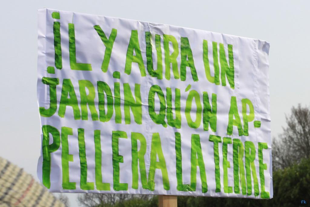 Les opposants à l’aéroport sur la 4 voies Les opposants à l’aéroport sur la 4 voies